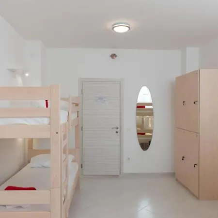 Free Bird - Bed In Five Bed Mixed 4 Holiday home *